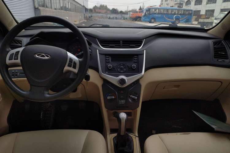 Used Chery Fengyun 2 2016 1.5L Manual Value Edition Center Console