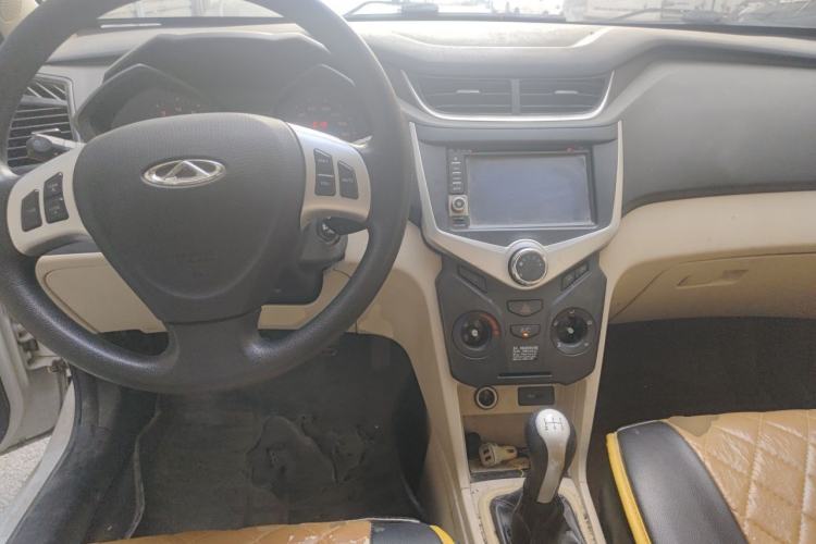 Used Chery Fengyun 2 2016 1.5L Manual Value Edition Center Console