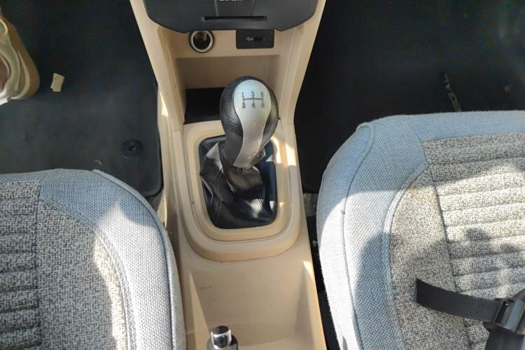 Used Chery Fengyun 2 2016 1.5L Manual Value Edition Gear Lever