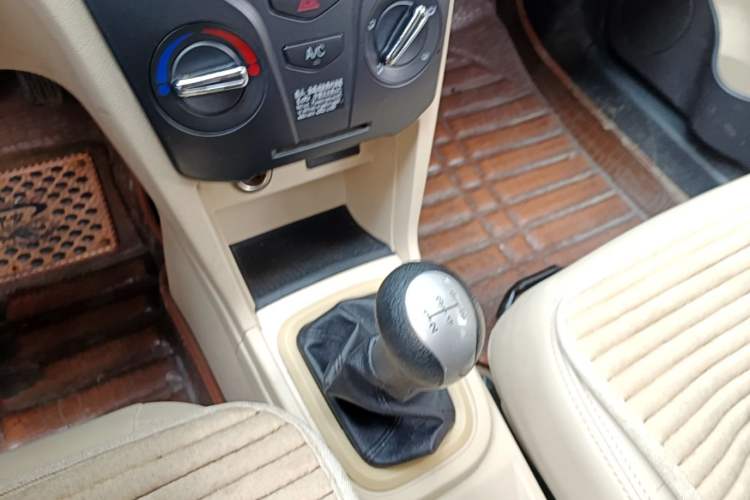 Used Chery Fengyun 2 2016 1.5L Manual Value Edition Gear Lever