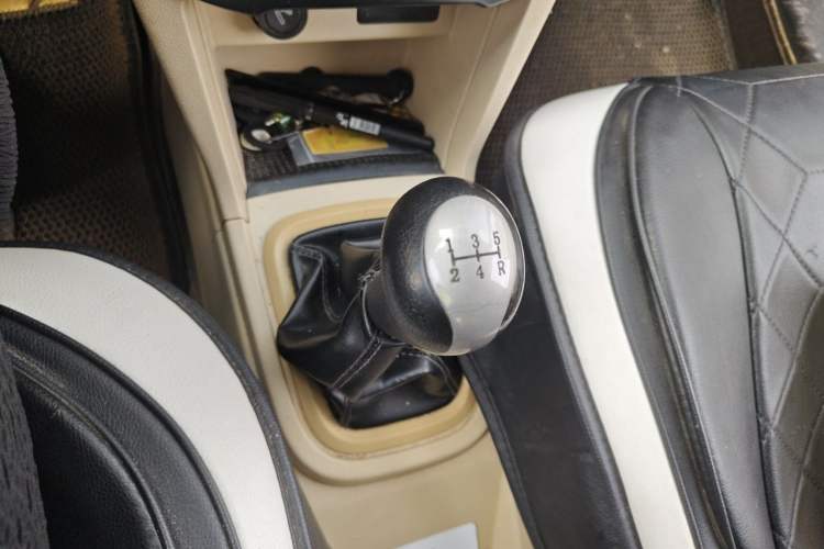 Used Chery Fengyun 2 2016 1.5L Manual Value Edition Gear Lever