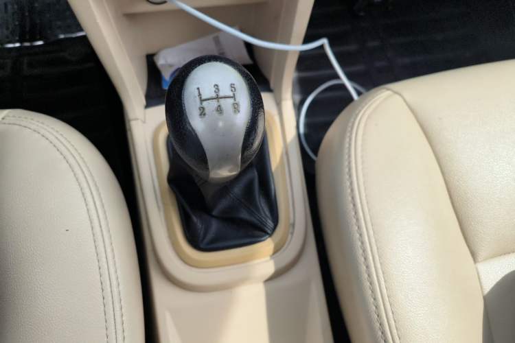 Used Chery Fengyun 2 2016 1.5L Manual Value Edition Gear Lever