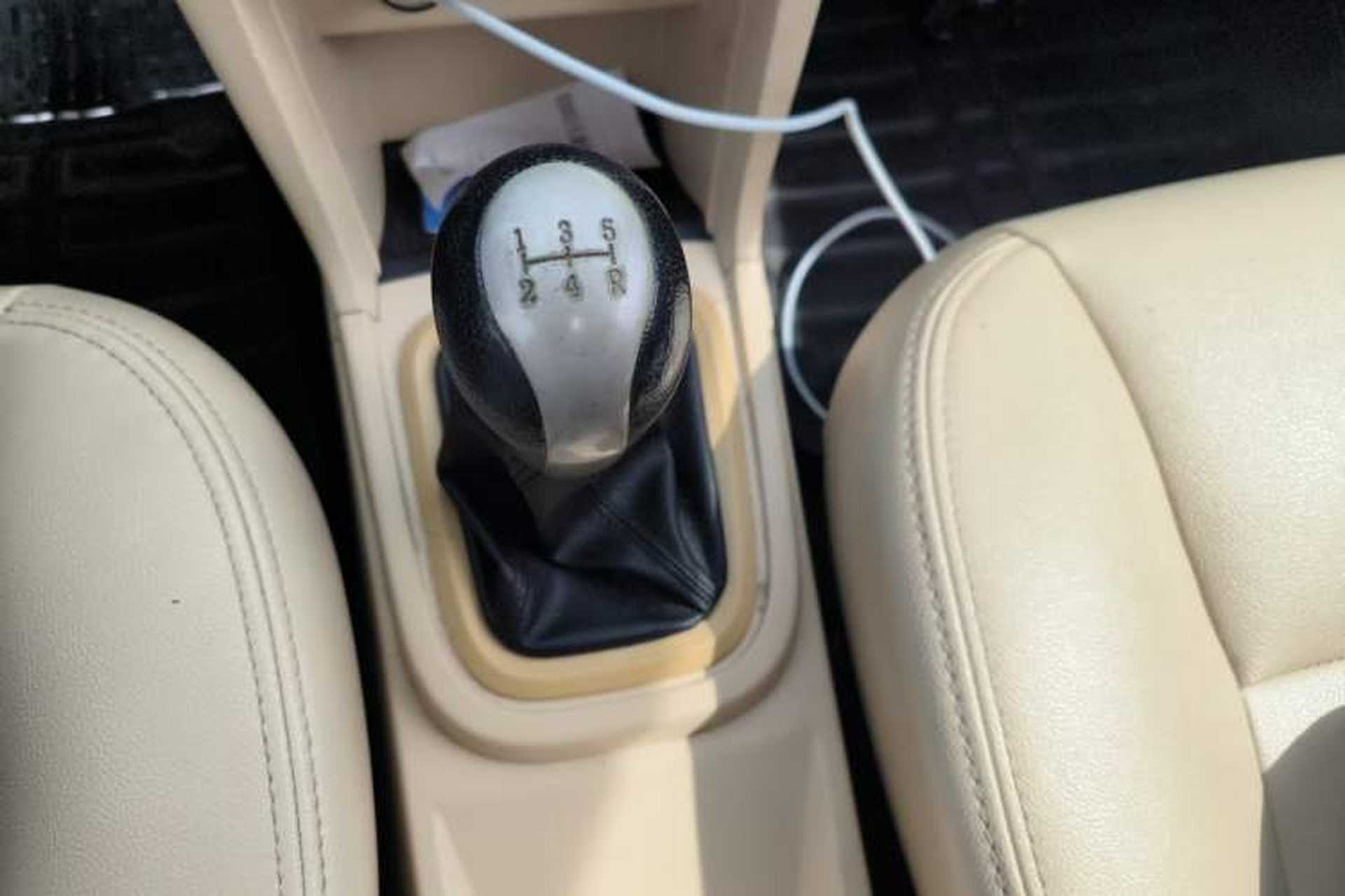 Used Chery Fengyun 2 2016 1.5L Manual Value Edition Gear Lever