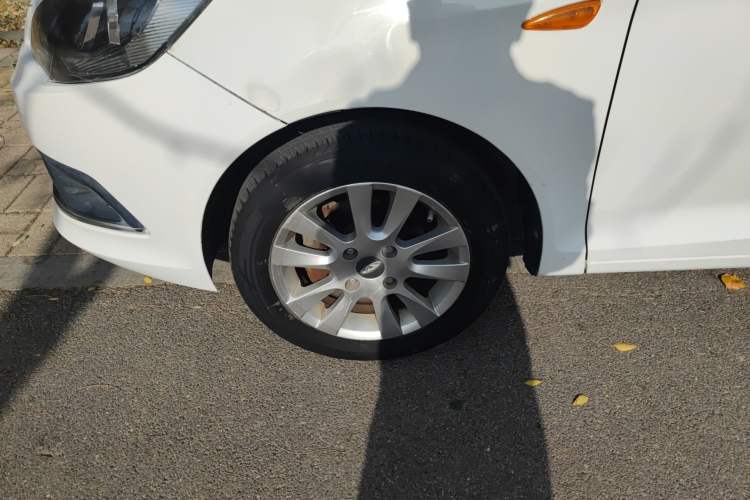 Used Chery Fengyun 2 2016 1.5L Manual Value Edition Left Front Wheel Hub