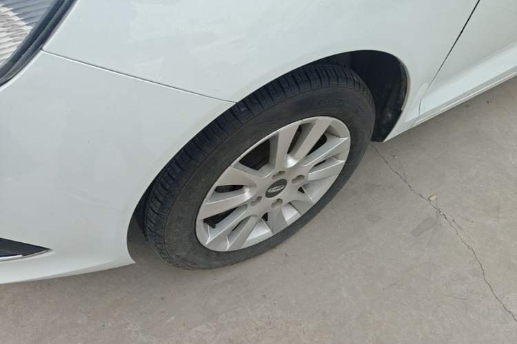 Used Chery Fengyun 2 2016 1.5L Manual Value Edition Left Front Wheel Hub