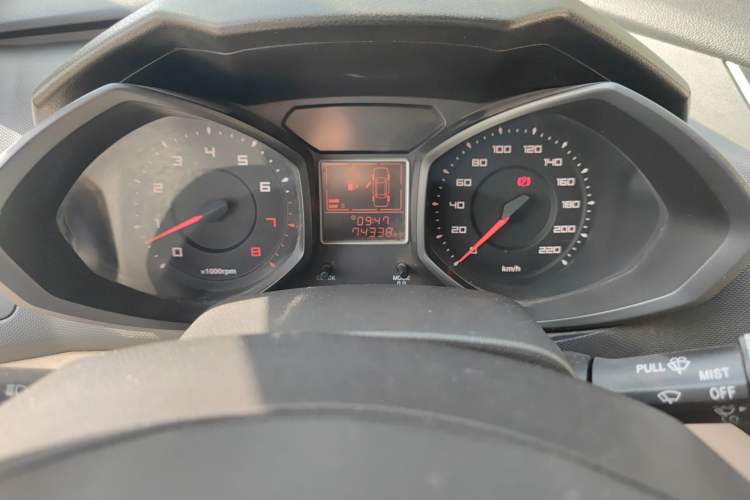Used Chery Fengyun 2 2016 1.5L Manual Value Edition Odometer Close Up