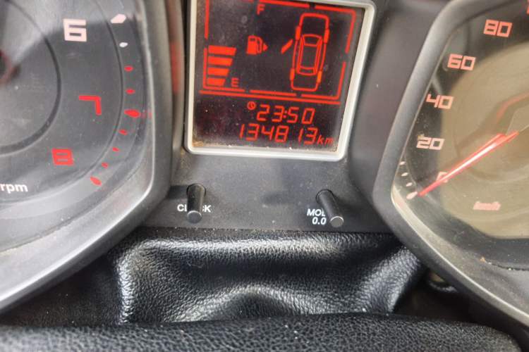 Used Chery Fengyun 2 2016 1.5L Manual Value Edition Odometer Close Up