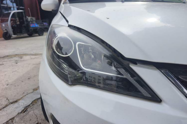 Used Chery Fengyun 2 2016 1.5L Manual Value Edition Right Front Headlight