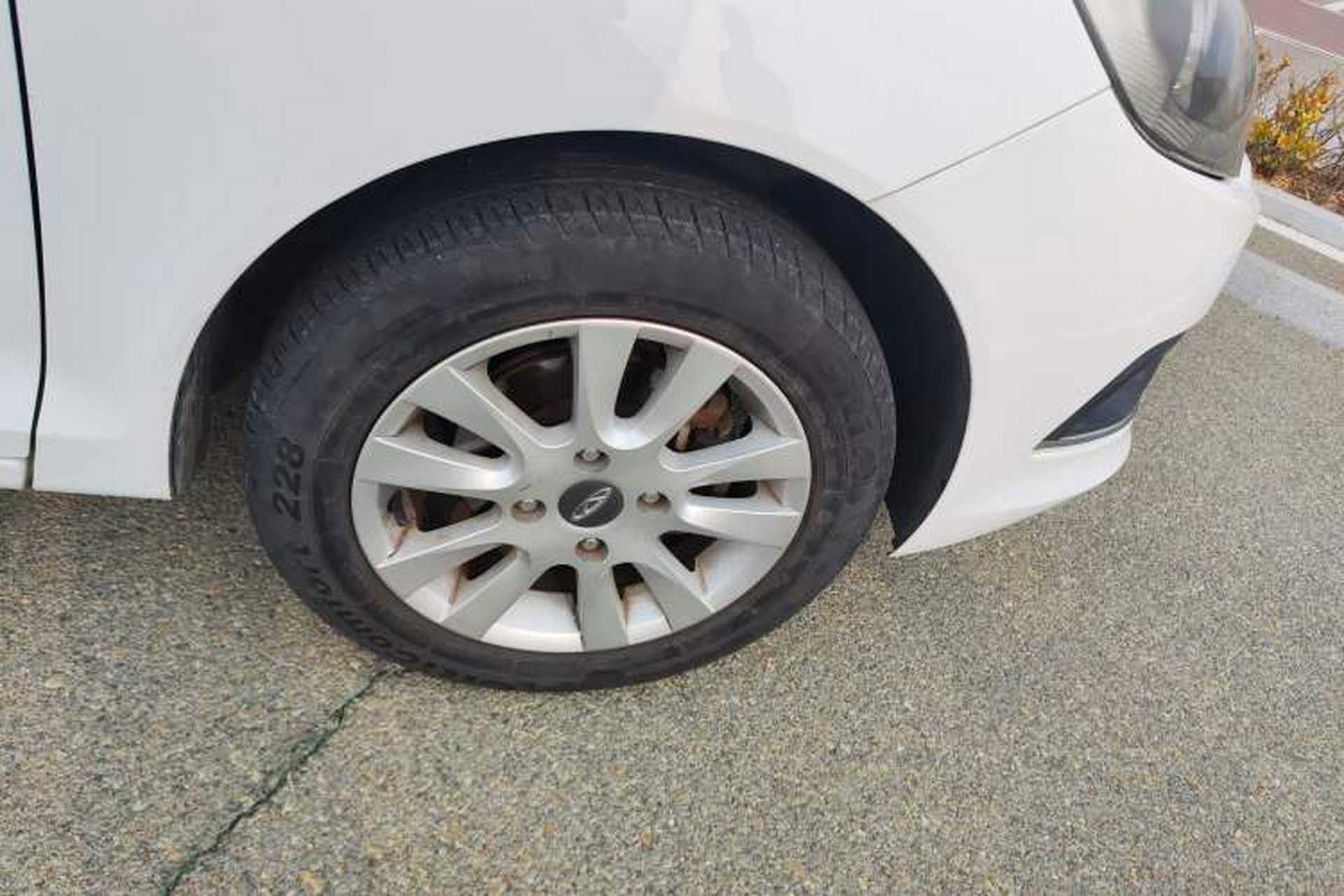 Used Chery Fengyun 2 2016 1.5L Manual Value Edition Right Front Wheel Hub