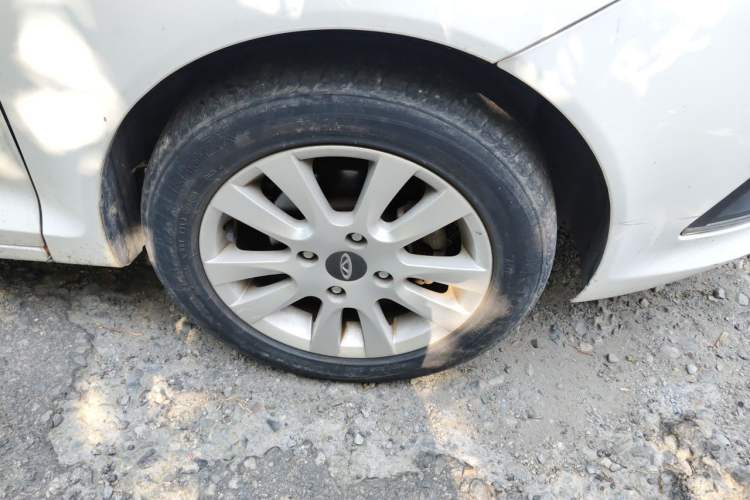 Used Chery Fengyun 2 2016 1.5L Manual Value Edition Right Front Wheel Hub