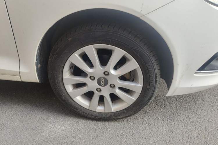 Used Chery Fengyun 2 2016 1.5L Manual Value Edition Right Front Wheel Hub