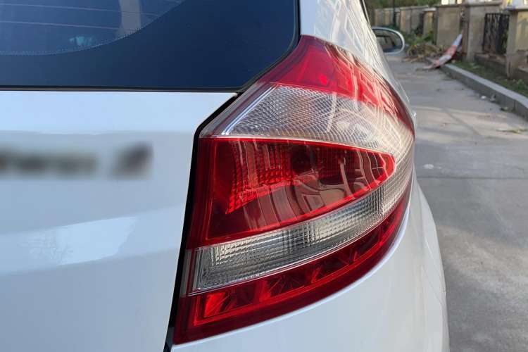 Used Chery Fengyun 2 2016 1.5L Manual Value Edition Right Rear Taillight