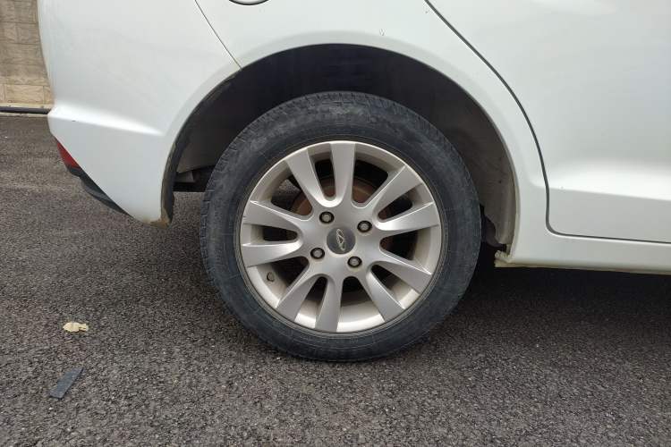 Used Chery Fengyun 2 2016 1.5L Manual Value Edition Right Rear Wheel Hub