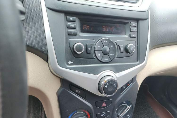 Used Chery Fengyun 2 2016 1.5L Manual Value Edition Audio And AC Panel
