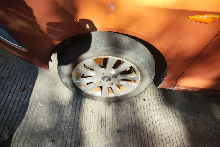 Used Chery Fengyun 2 2016 1.5L Manual Value Edition Left Front Wheel Hub