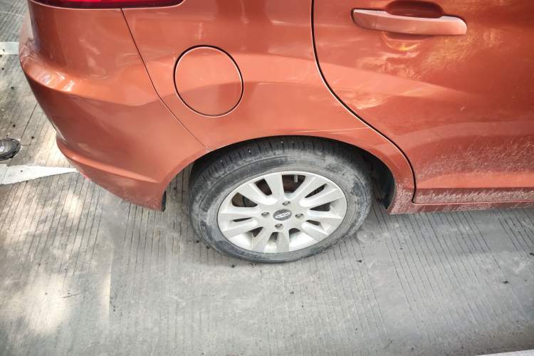 Used Chery Fengyun 2 2016 1.5L Manual Value Edition Right Rear Wheel Hub