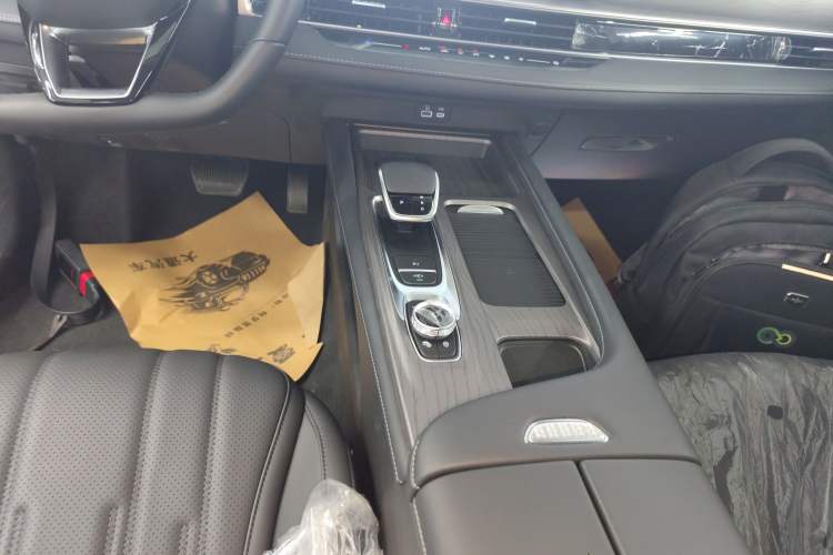 Used Chery Fengyun A8 2024 127 Chasing the Wind Edition Gear Lever