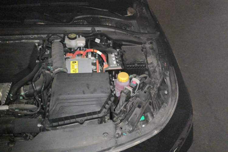 Used Chery Fengyun A8 2024 127 Long-Distance Edition Standard Version Engine Bay Left