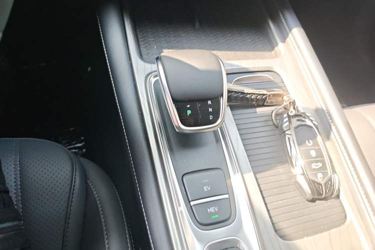 Used Chery Fengyun A8 2024 127 Chasing the Wind Edition Gear Lever