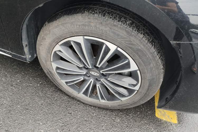Used Chery Fengyun A8 2024 127 Far Voyage Luxury Edition Right Front Wheel Hub