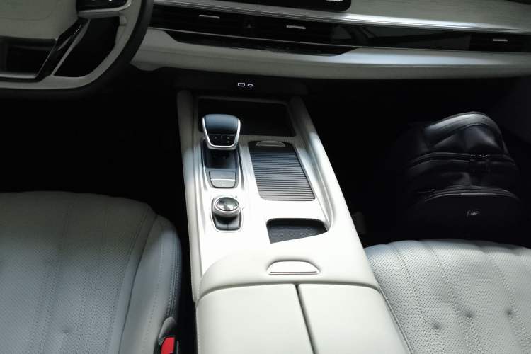 Used Chery Fengyun A8 2024 127 Yufeng Edition Gear Lever
