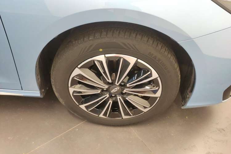 Used Chery Fengyun A8 2024 127 Yufeng Edition Left Rear Wheel Hub
