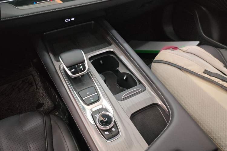 Used Chery Fengyun A8 2024 127 Chasing the Wind Edition Gear Lever