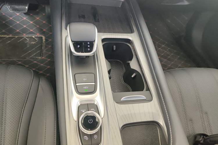 Used Chery Fengyun A8 2024 127 Far Voyage Luxury Edition Gear Lever