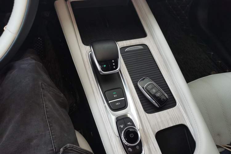 Used Chery Fengyun A8 2024 127 Chasing the Wind Edition Gear Lever
