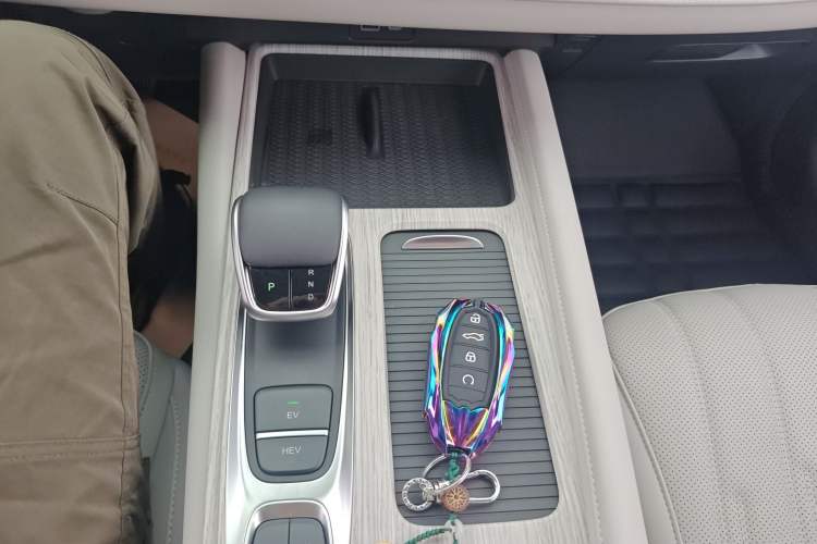 Used Chery Fengyun A8 2024 127 Yufeng Edition Gear Lever