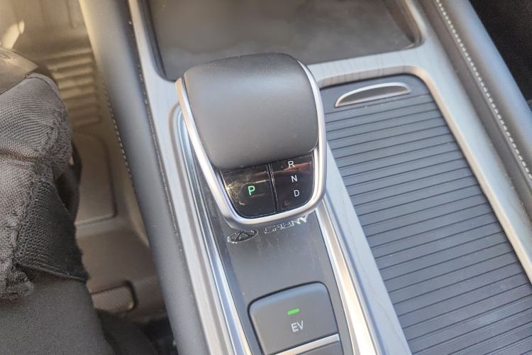 Used Chery Fengyun A8 2024 127 Long-Distance Edition Standard Version Gear Lever
