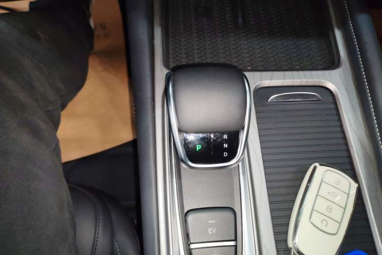 Used Chery Fengyun A8 2024 127 Yufeng Edition Gear Lever