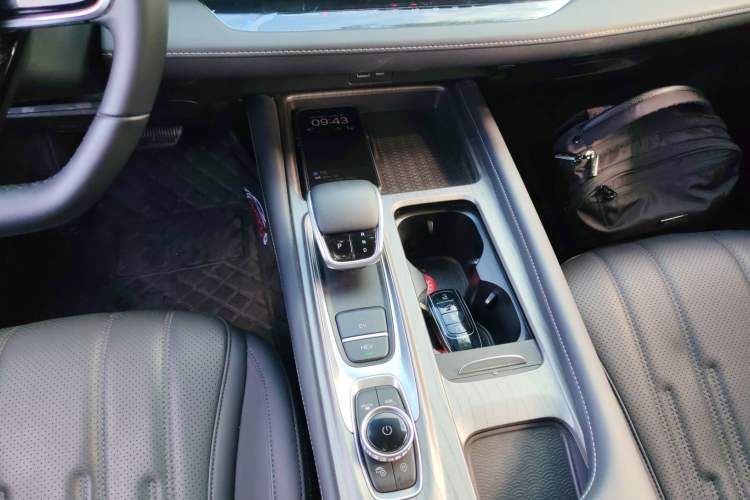 Used Chery Fengyun A8 2024 127 Yufeng Edition Gear Lever