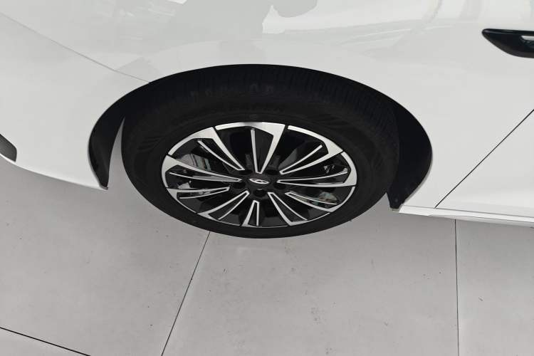 Used Chery Fengyun A8 2024 127 Yufeng Edition Left Front Wheel Hub