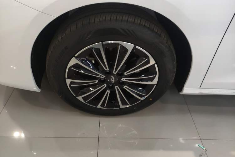 Used Chery Fengyun A8 2024 127 Far Voyage Luxury Edition Left Front Wheel Hub