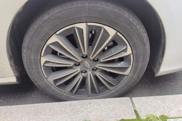Used Chery Fengyun A8 2024 127 ZHU FENG Version Right Front Wheel Hub