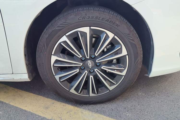 Used Chery Fengyun A8 2024 127 ZHU FENG Version Right Front Wheel Hub