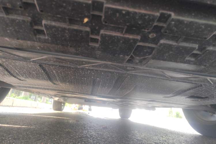 Used Chery Fengyun A8 2025 Model 70km Basic Version Chassis Front