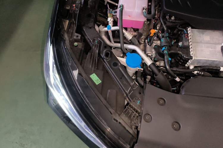 Used Chery Fengyun A8L 2025 1.5 TGDI 145 km Comfort Version Engine Bay Right