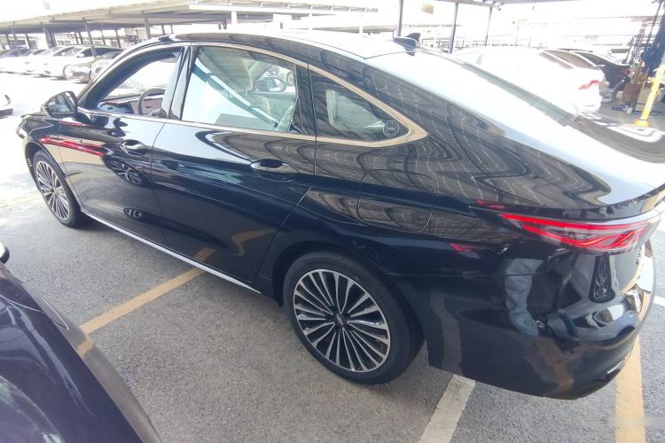 Used Chery Fengyun A8L 2025 1.5 TGDI 145 km Luxury Version Exterior 3