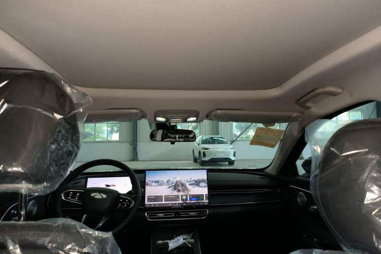 Used Chery Fengyun A8L 2025 1.5 TGDI 145 km Comfort Version Headliner