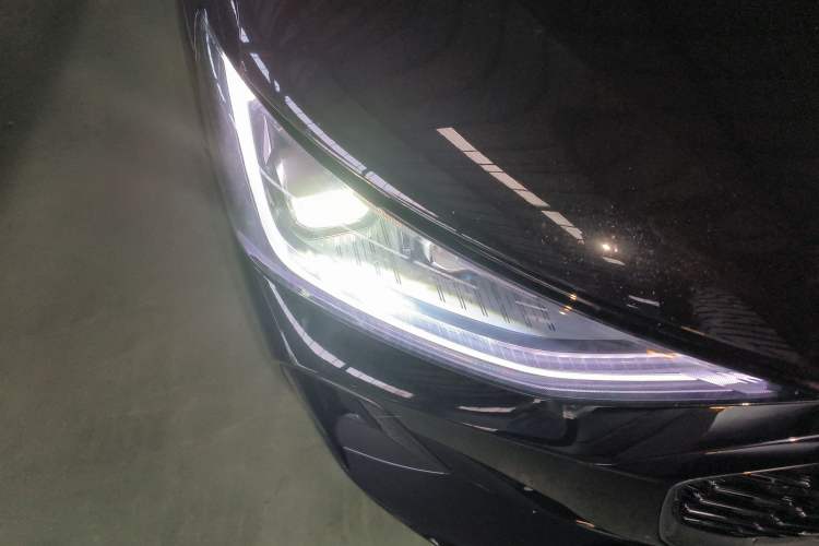 Used Chery Fengyun A8L 2025 1.5 TGDI 145 km Comfort Version Right Front Headlight