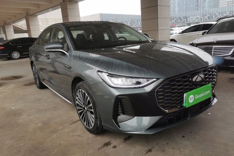 Used Chery Fengyun A8L 2025 1.5 TGDI 145 km Luxury Version Front Right 45 Deg