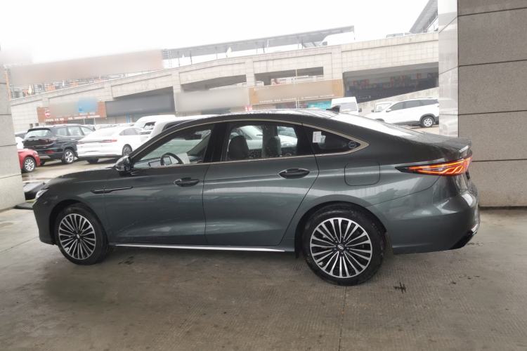 Used Chery Fengyun A8L 2025 1.5 TGDI 145 km Luxury Version Left Side