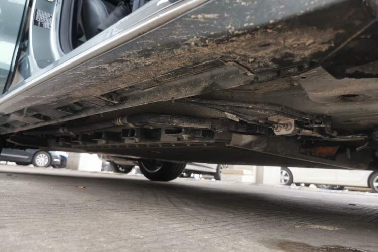 Used Chery Fengyun A8L 2025 1.5 TGDI 145 km Luxury Version Right Side Sill