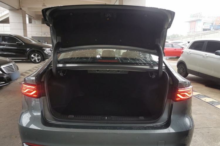 Used Chery Fengyun A8L 2025 1.5 TGDI 145 km Luxury Version Trunk