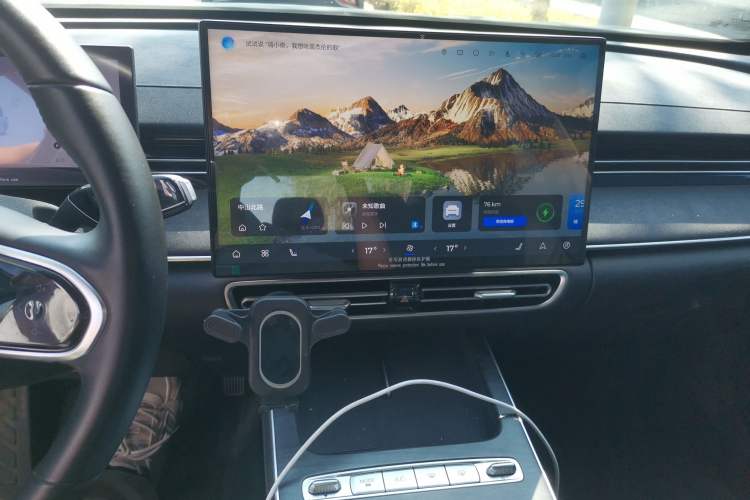 Used Chery Fengyun A8L 2025 1.5 TGDI 145 km Luxury Version Audio And AC Panel