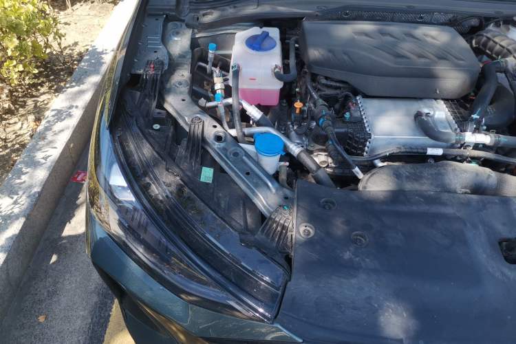 Used Chery Fengyun A8L 2025 1.5 TGDI 145 km Luxury Version Engine Bay Right
