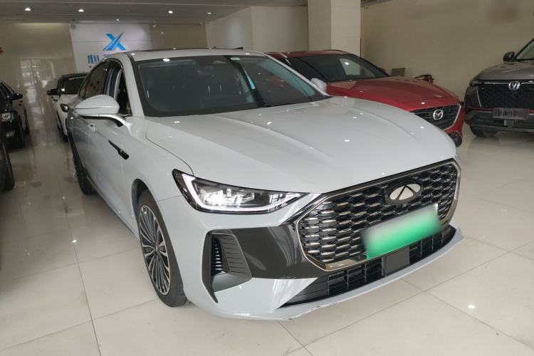 Used Chery Fengyun A8L 2025 1.5 TGDI 145 km Luxury Version Exterior 2