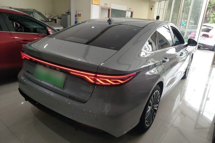 Used Chery Fengyun A8L 2025 1.5 TGDI 145 km Luxury Version Exterior 5